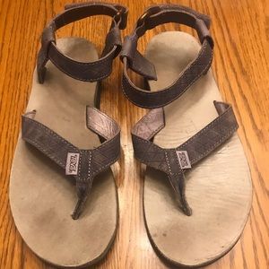 Last Chance! Women’s Purple Leather Teva Size 9